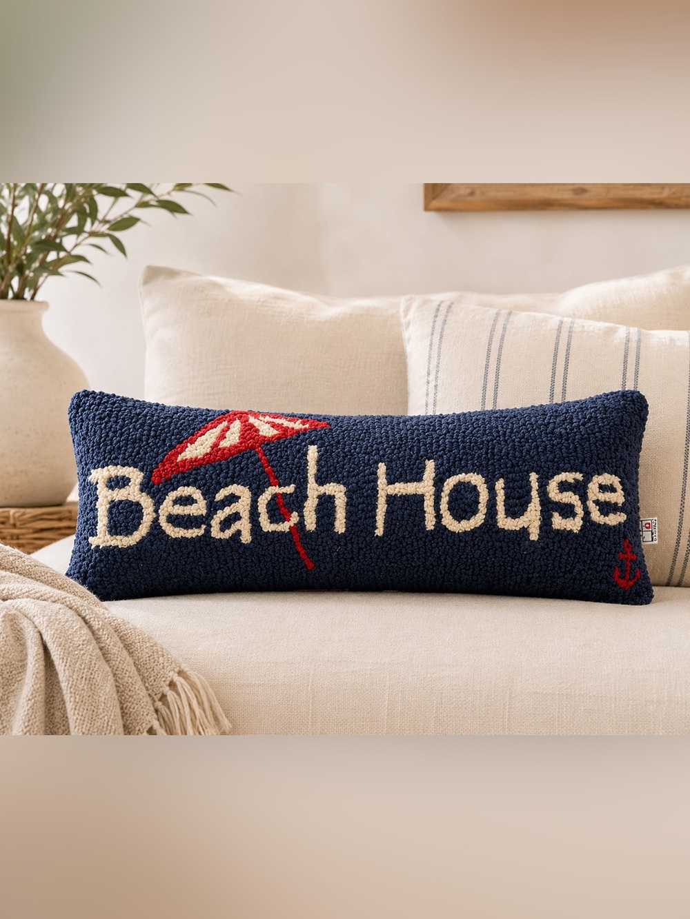 CHANDLER 4 CORNERS navy hooked wool beach pillow